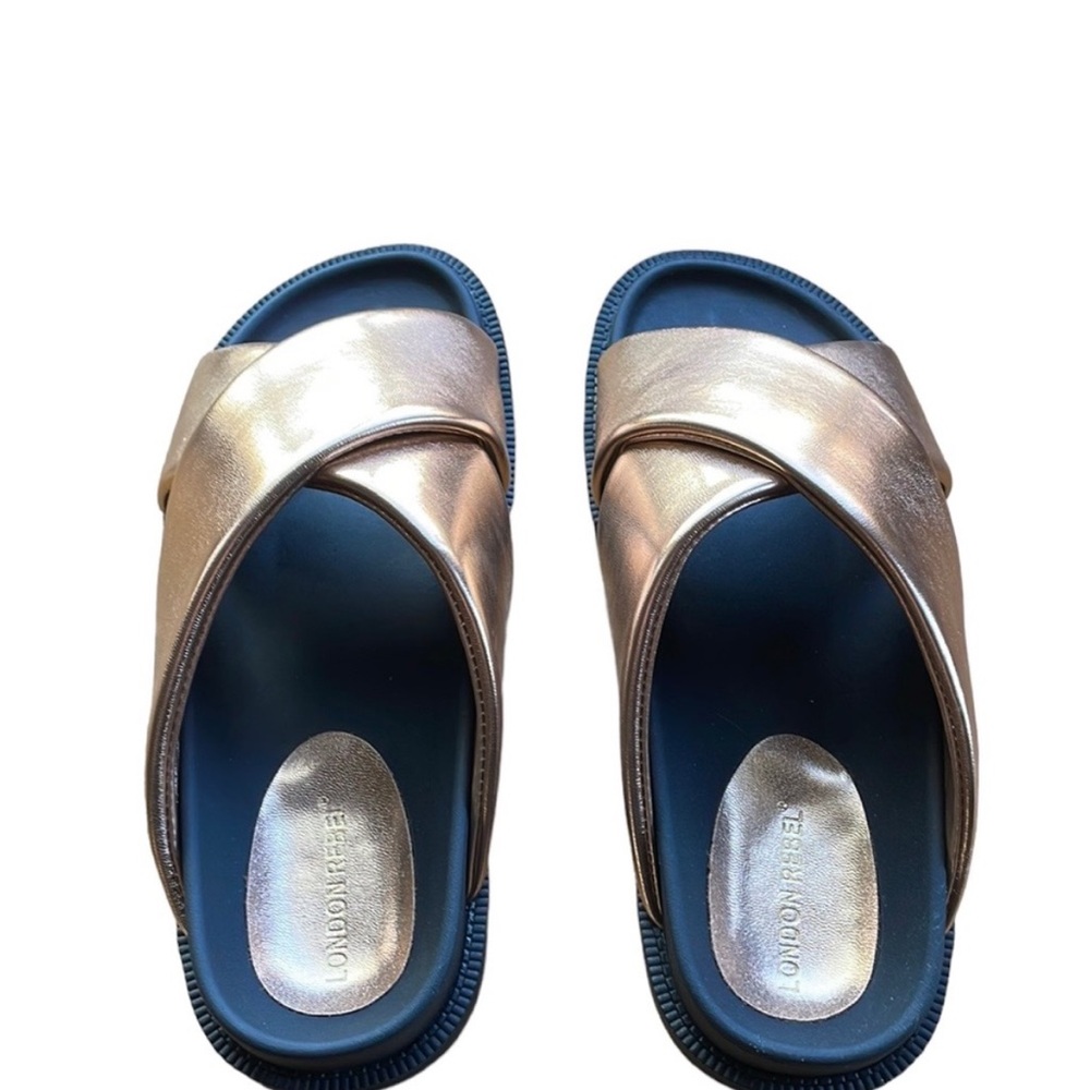 NWT London Rebel Women’s Metallic Rose Gold Crisscross Strap Slide Sandals - Picture 6 of 6